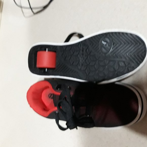 Heely Shoes - Heely's (boys shoes with wheels)